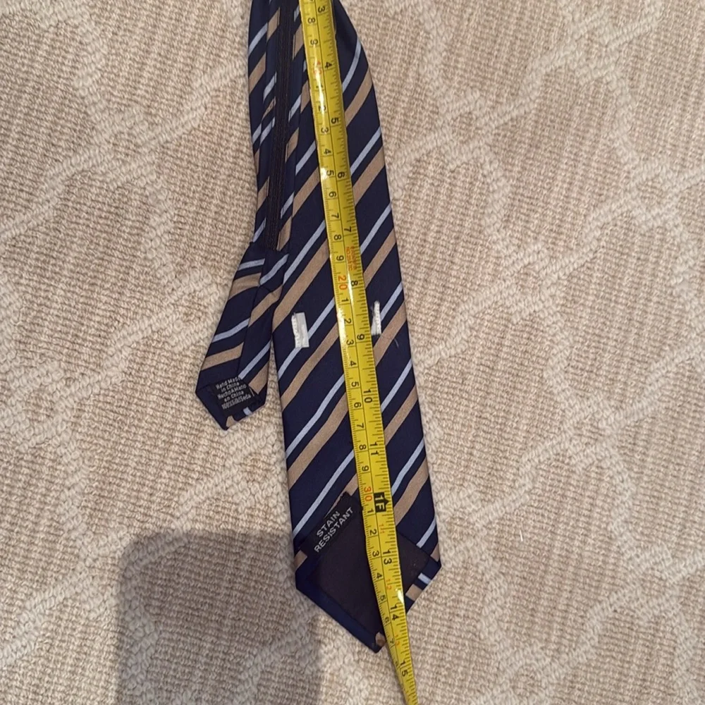 Boys zip tie worn once